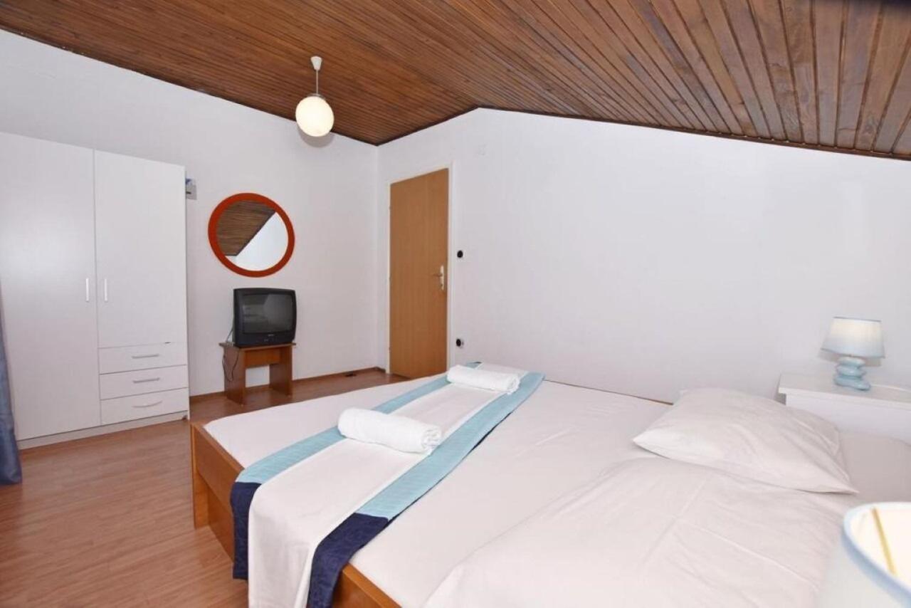 Apartment Rene 奥米什 外观 照片